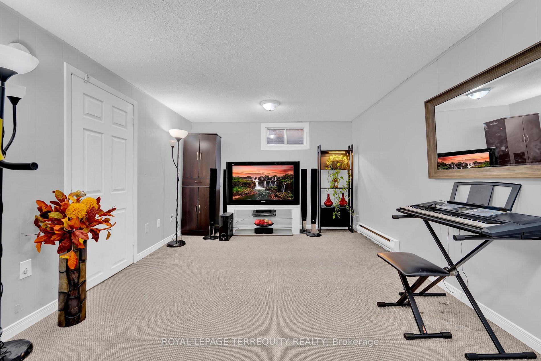 33 Taunton Rd E, #23