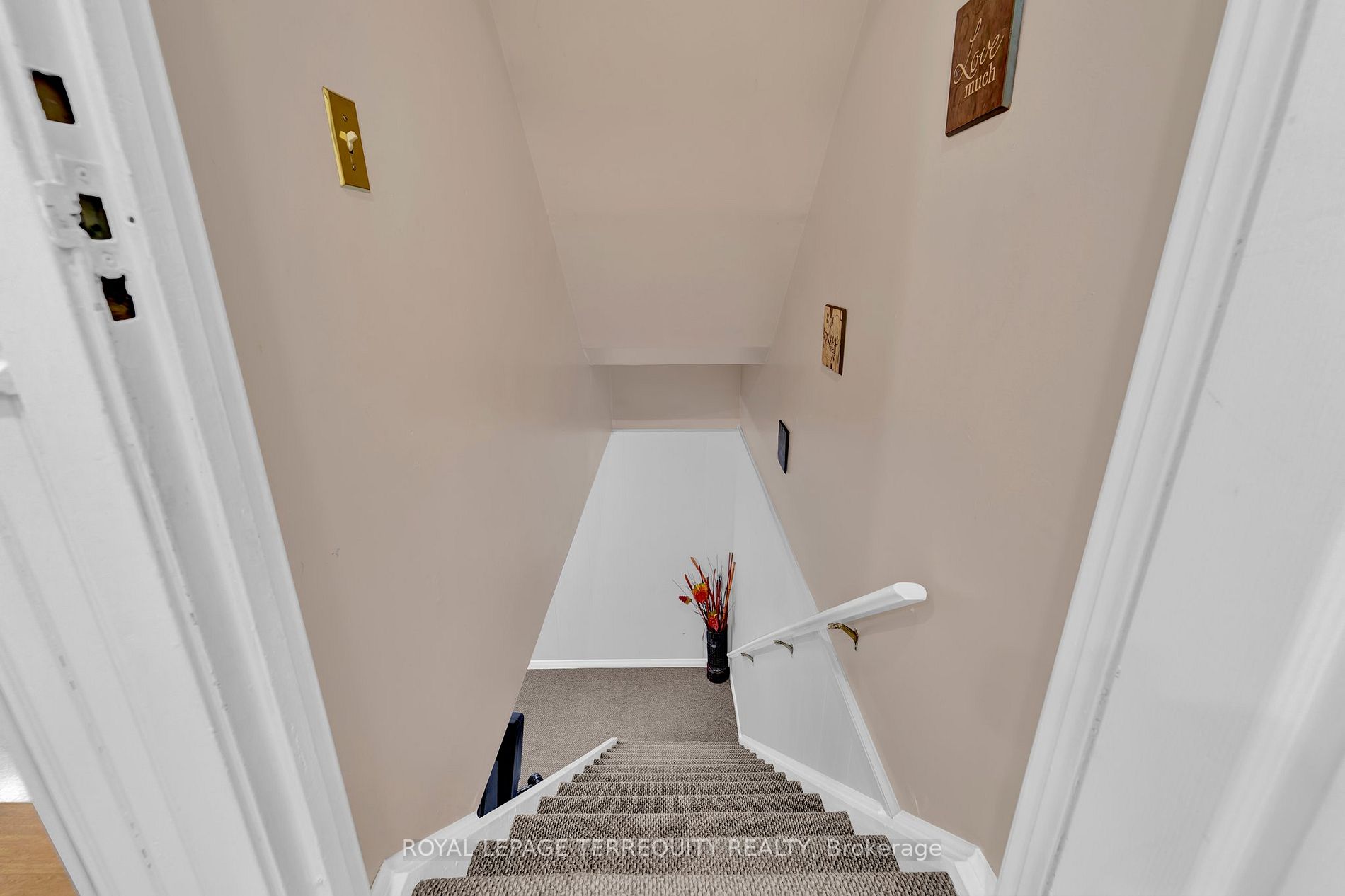 33 Taunton Rd E, #23