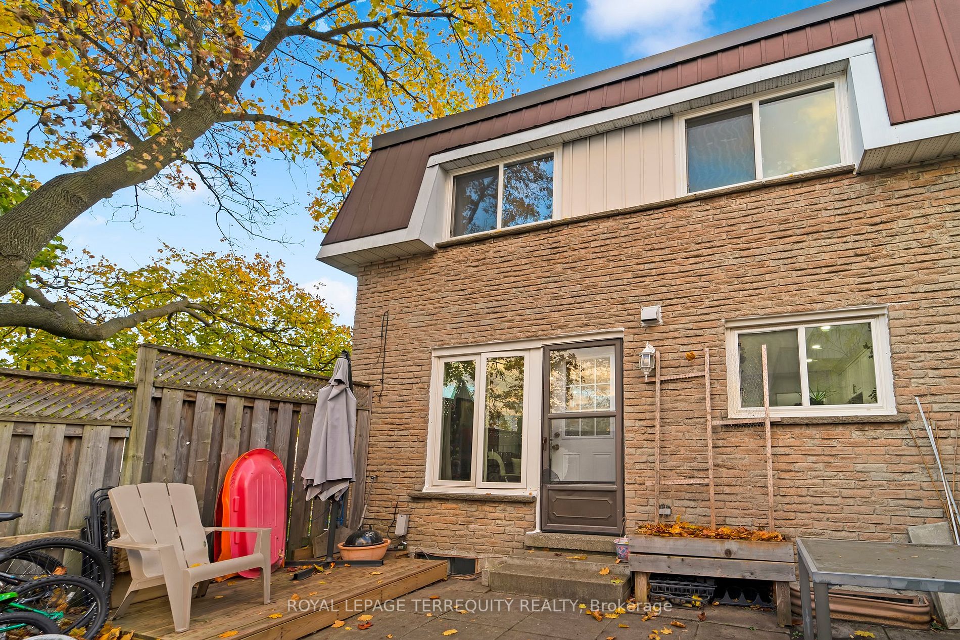 33 Taunton Rd E, #23