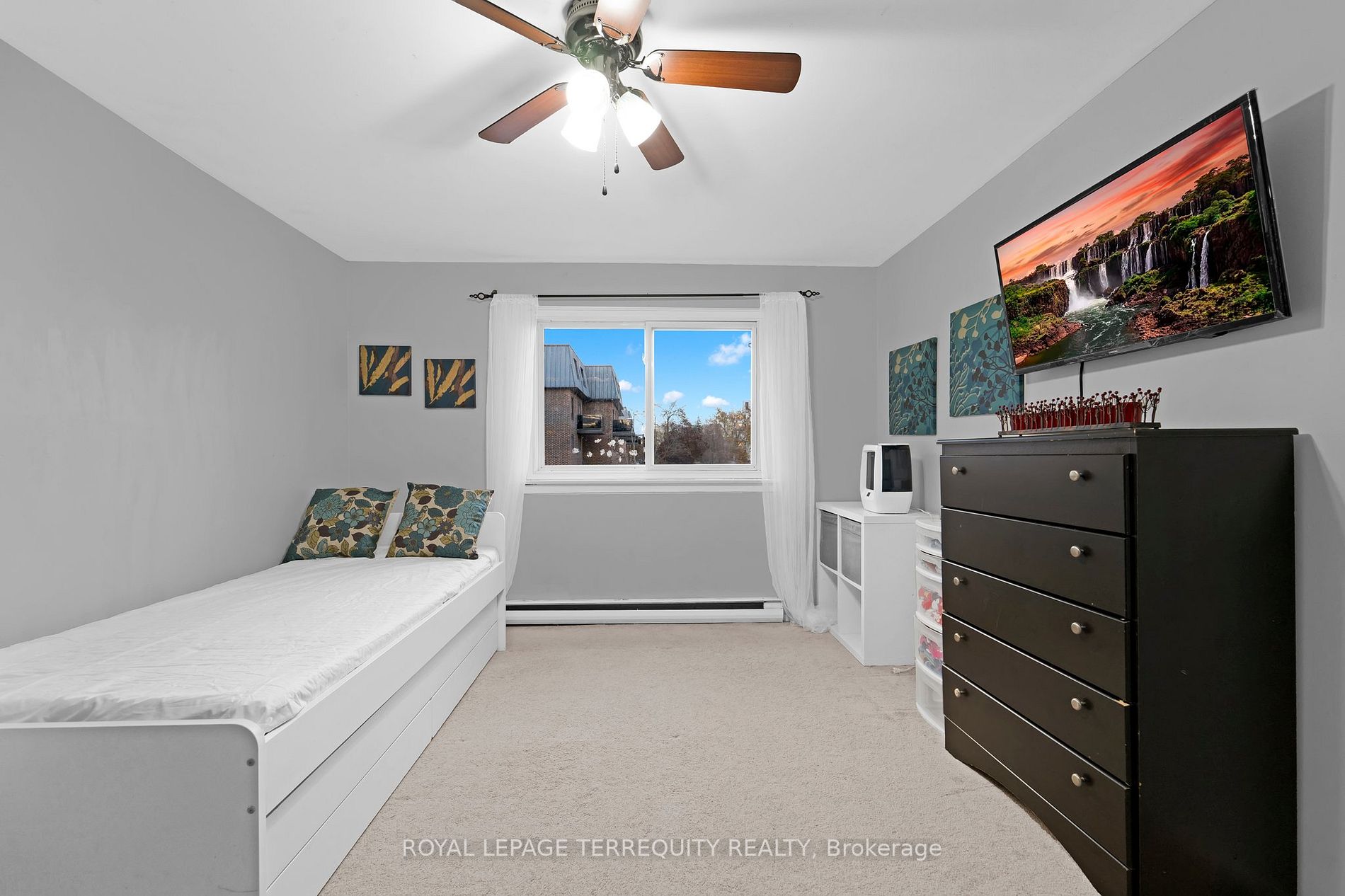 33 Taunton Rd E, #23