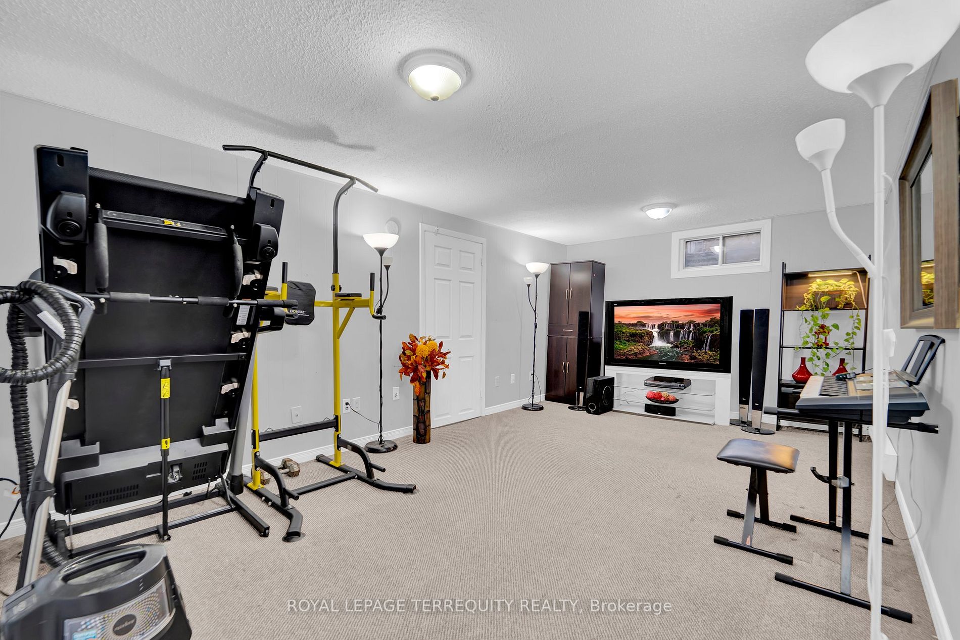 33 Taunton Rd E, #23