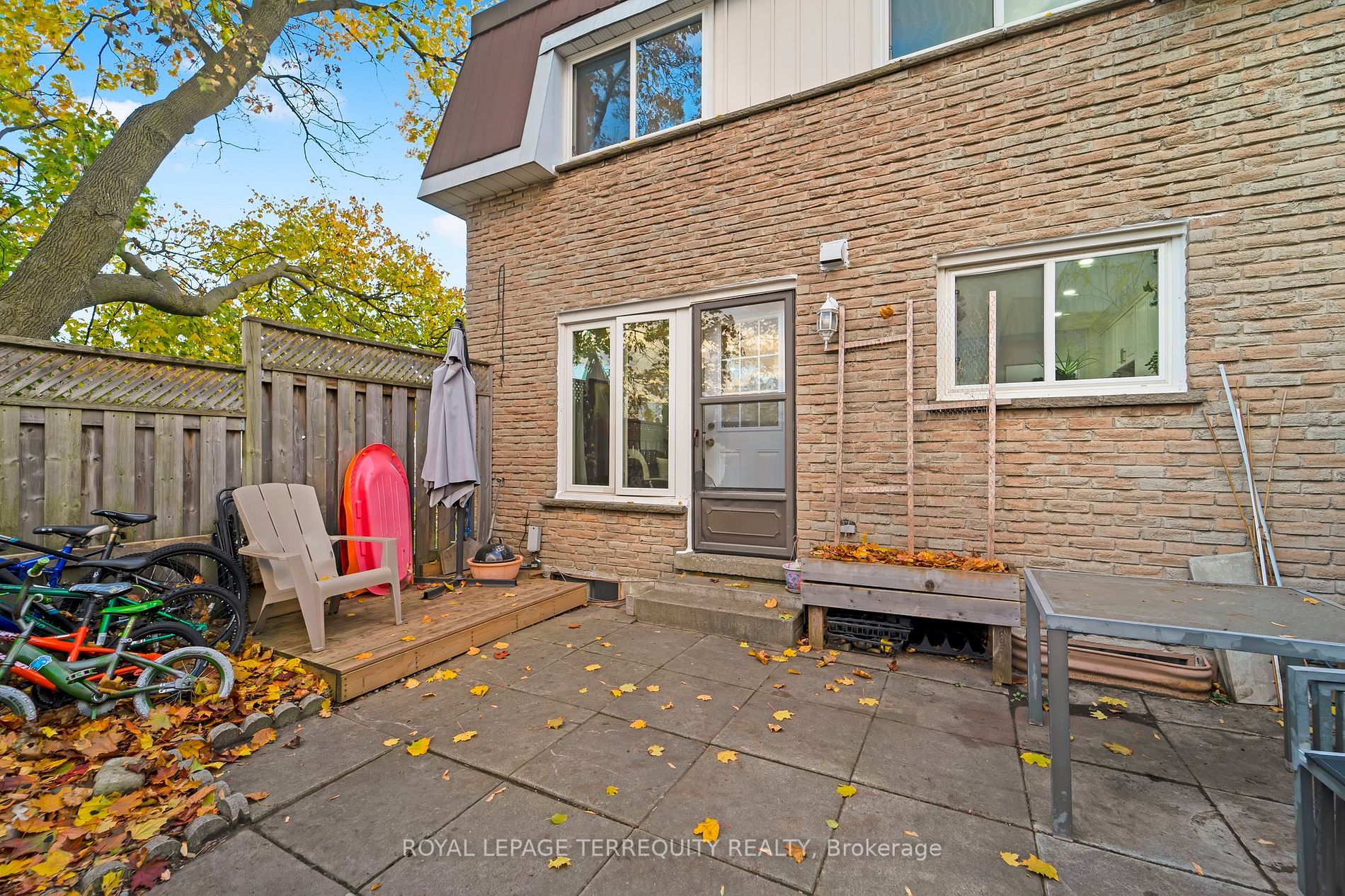 33 Taunton Rd E, #23