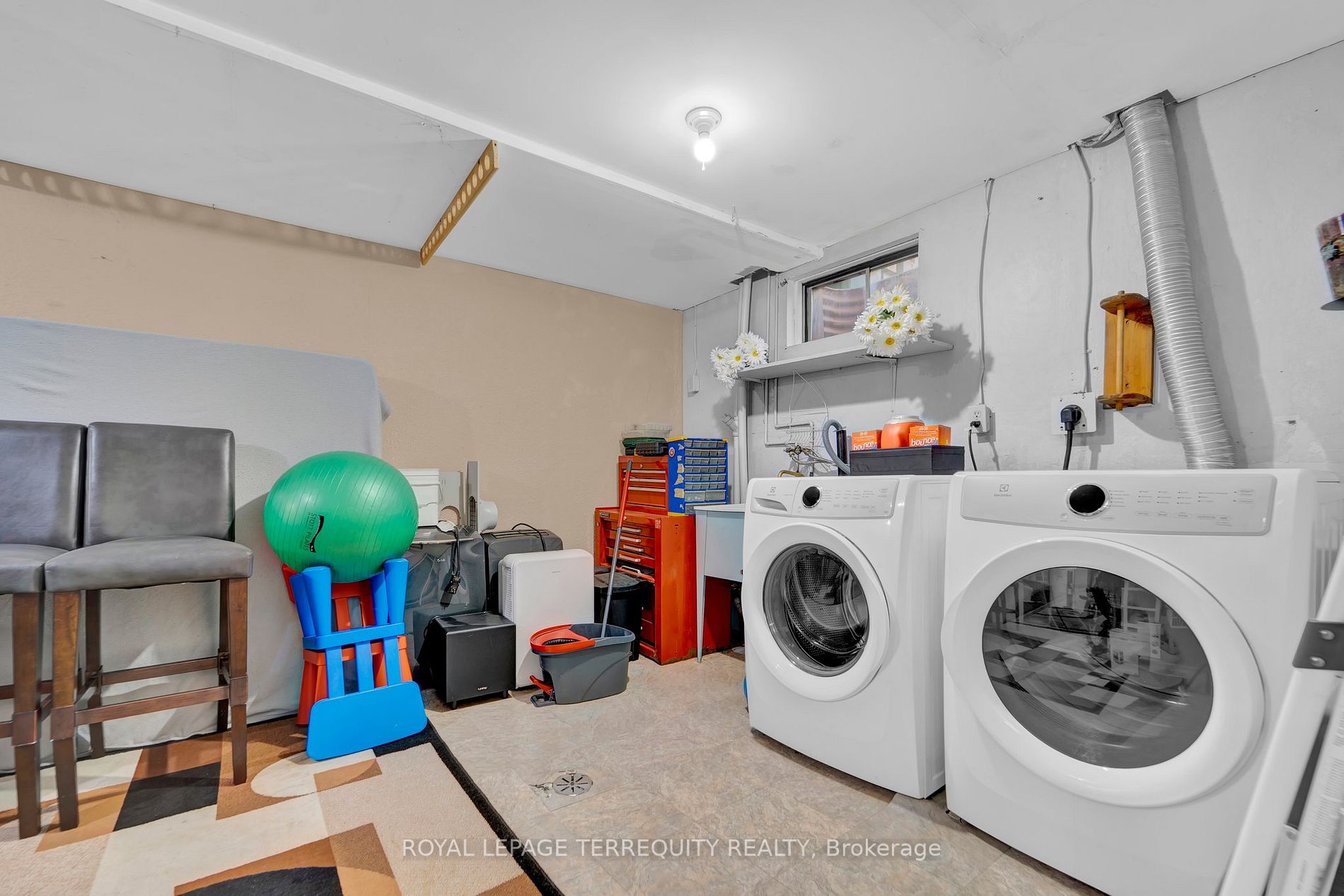 33 Taunton Rd E, #23