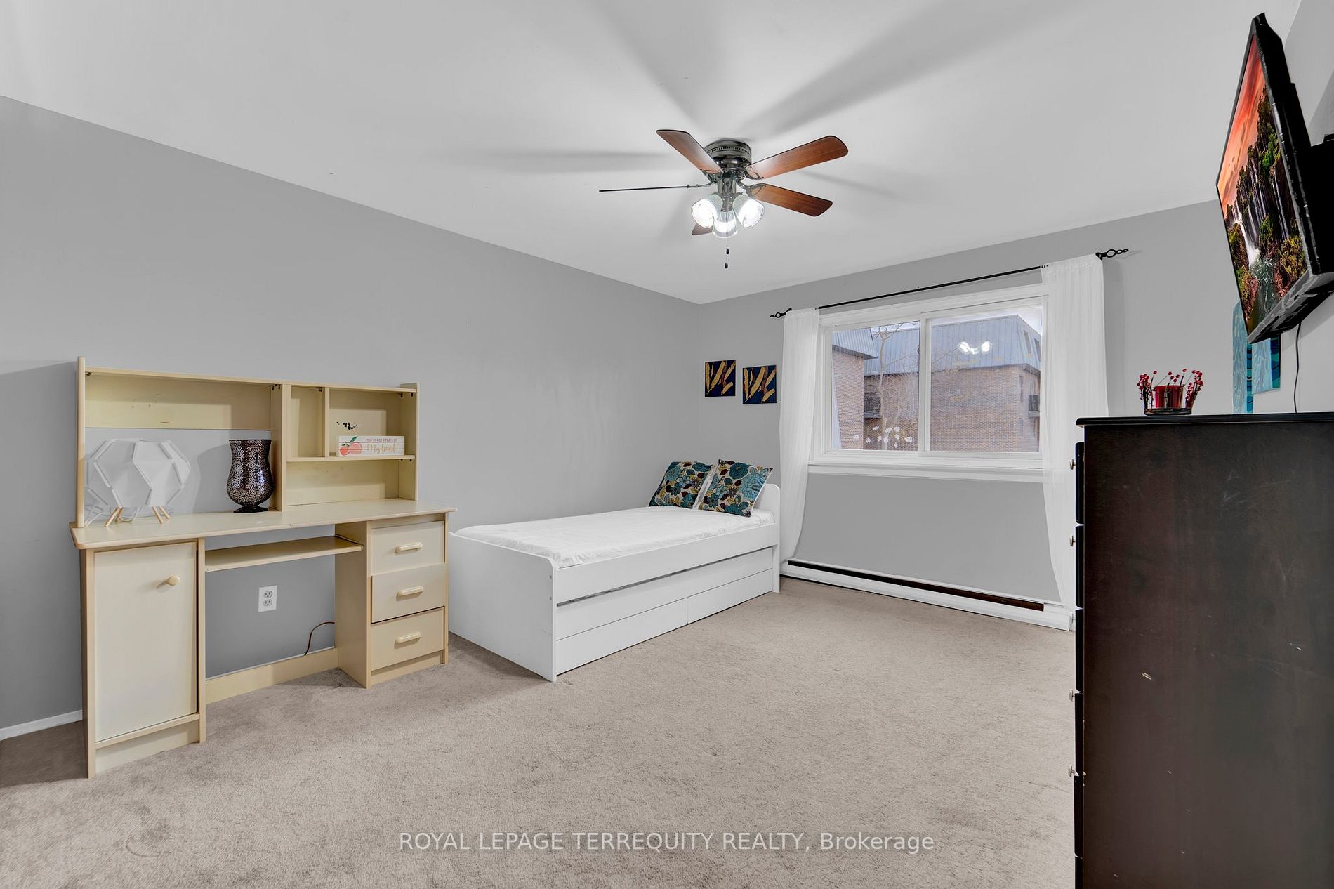 33 Taunton Rd E, #23