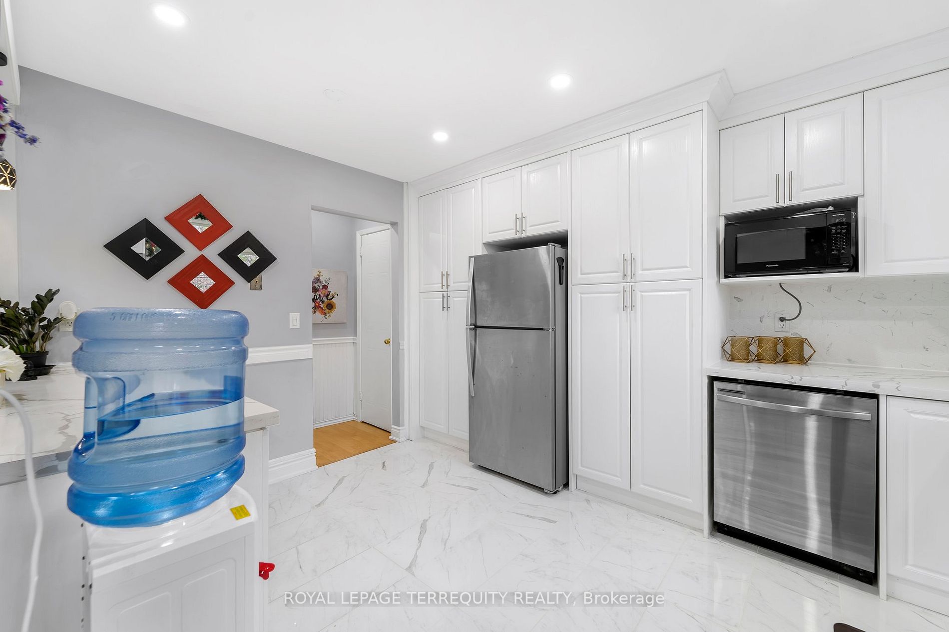 33 Taunton Rd E, #23