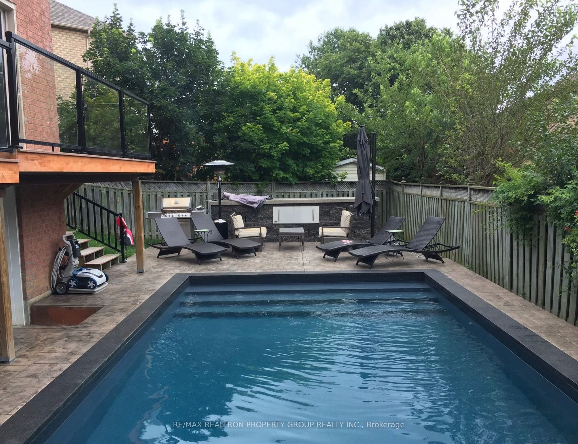 1592 Deerhurst Crt