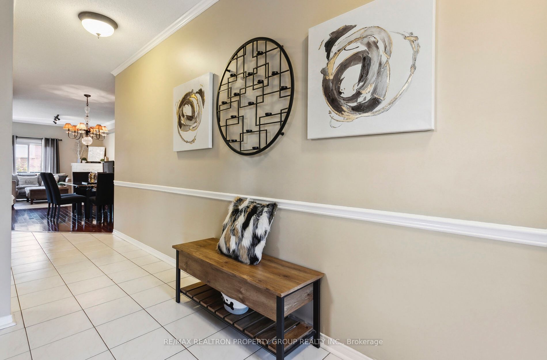1592 Deerhurst Crt