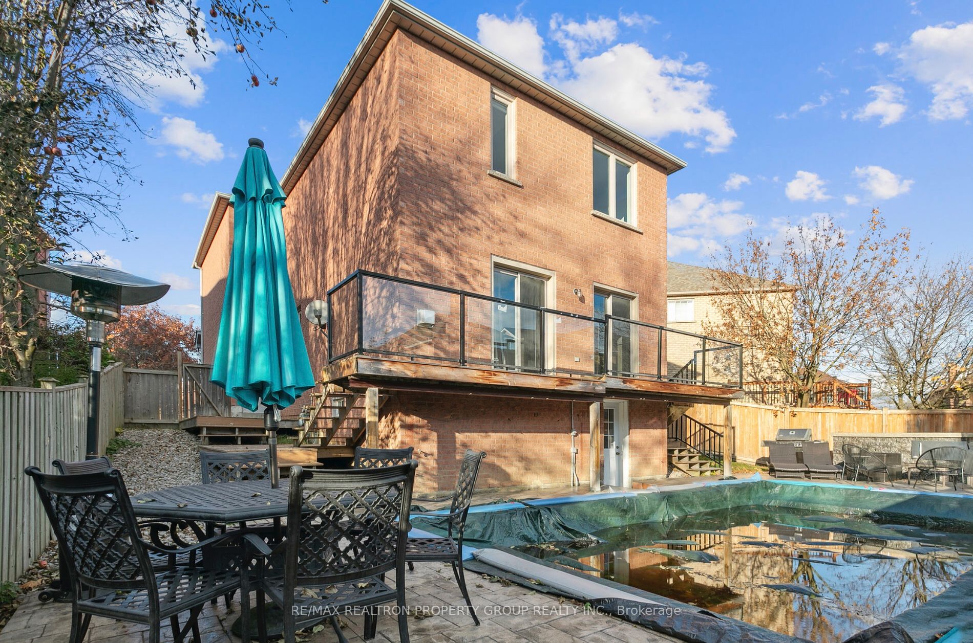 1592 Deerhurst Crt