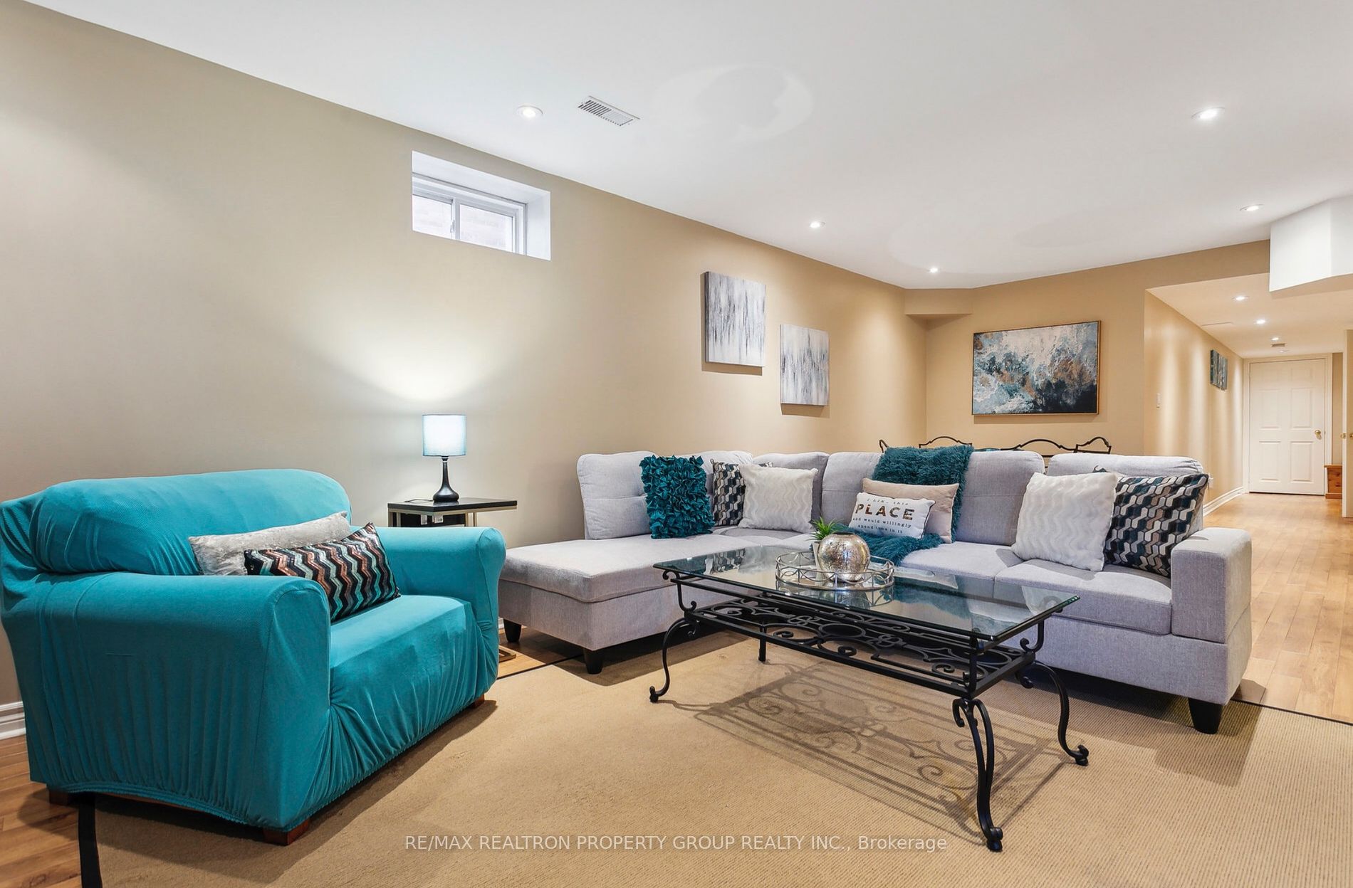 1592 Deerhurst Crt