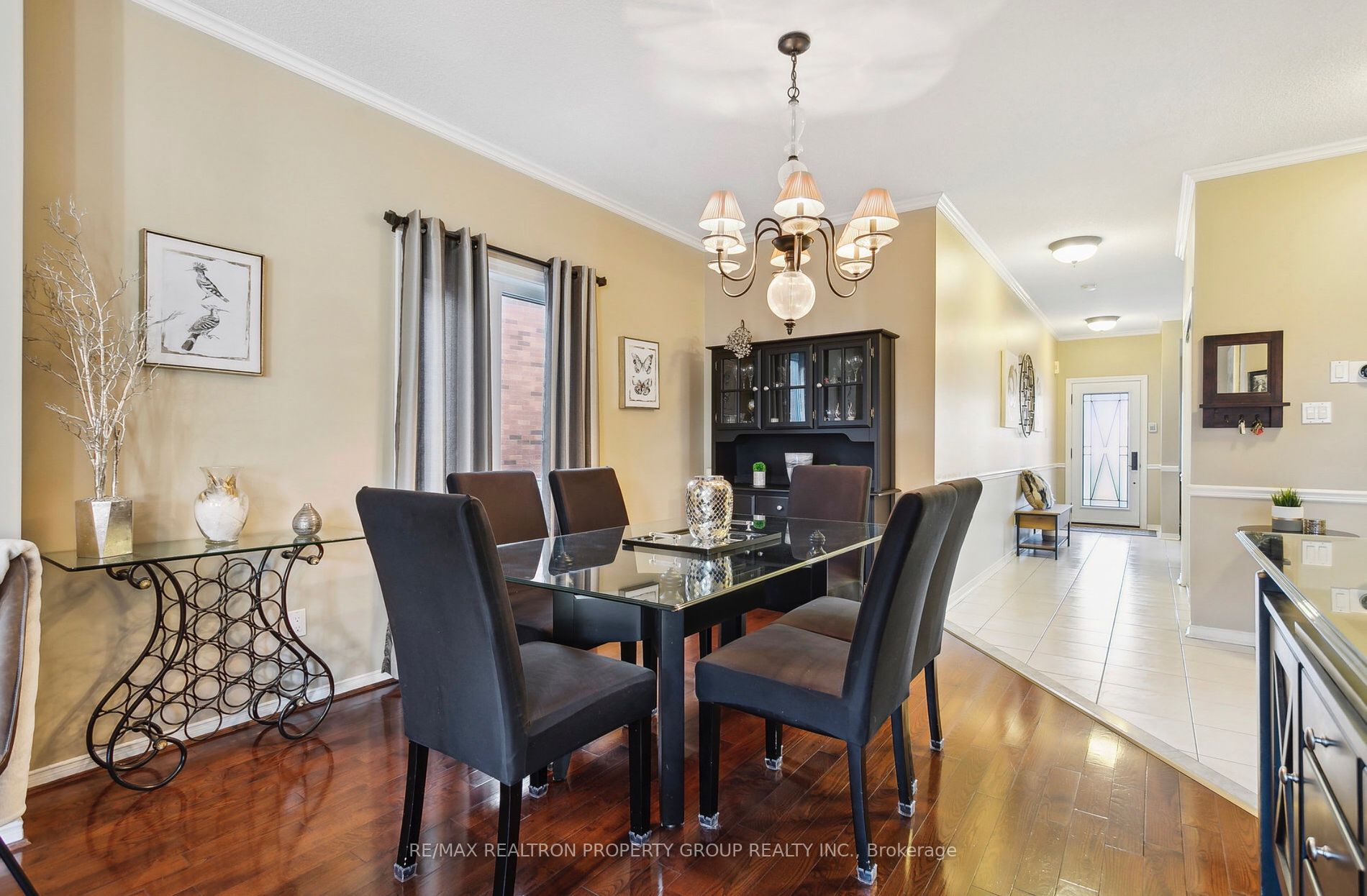 1592 Deerhurst Crt