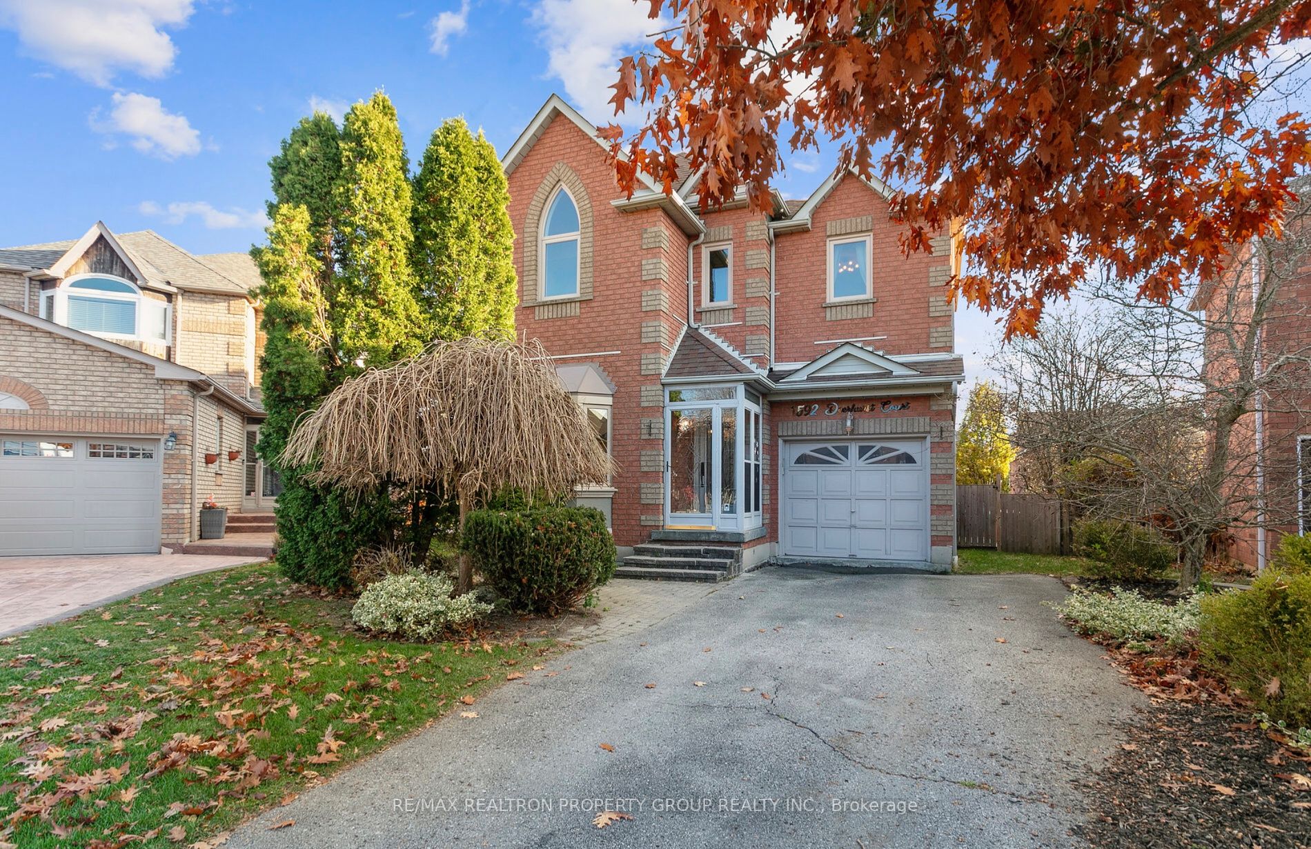 1592 Deerhurst Crt
