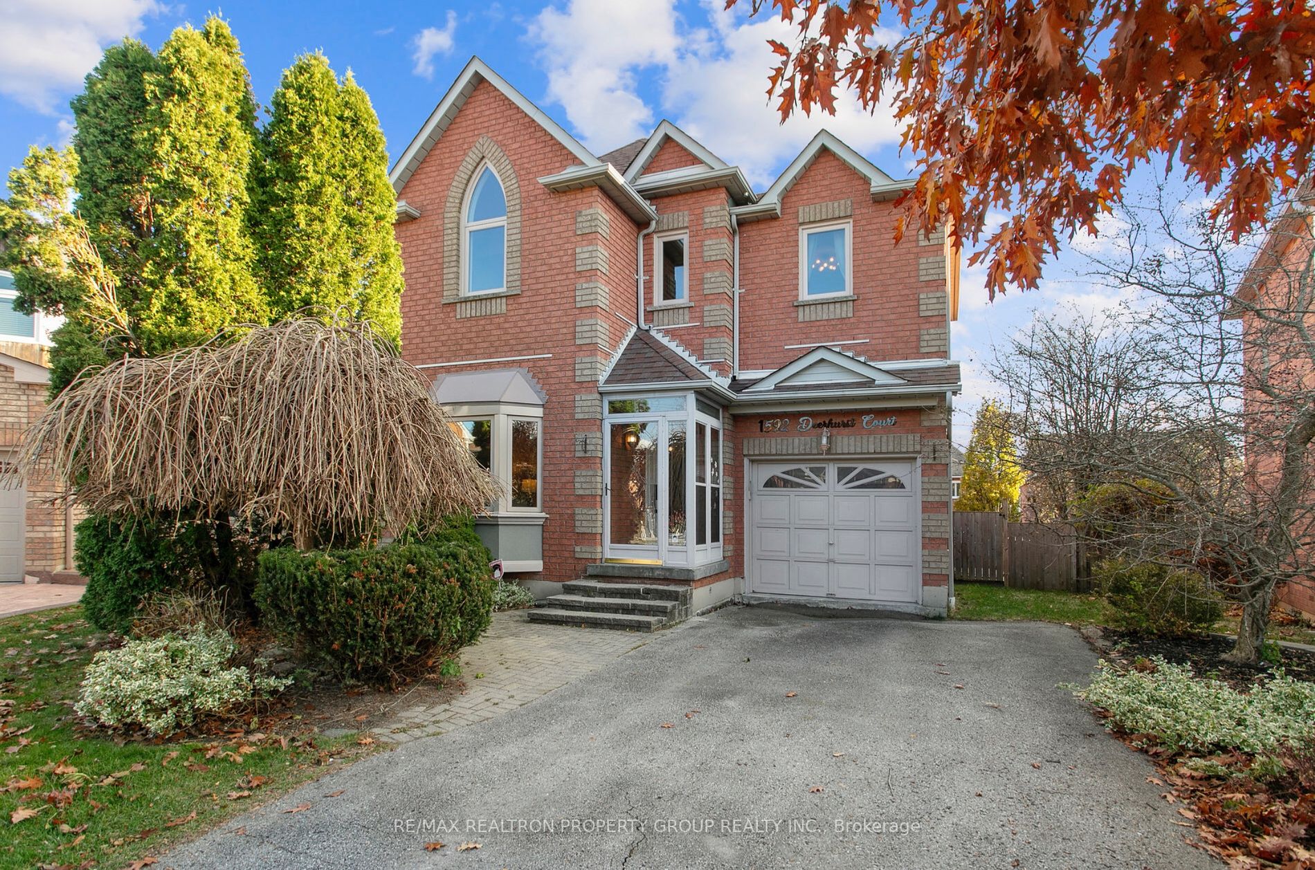 1592 Deerhurst Crt