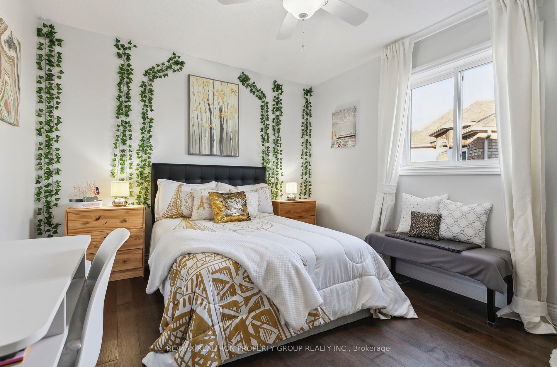 1592 Deerhurst Crt