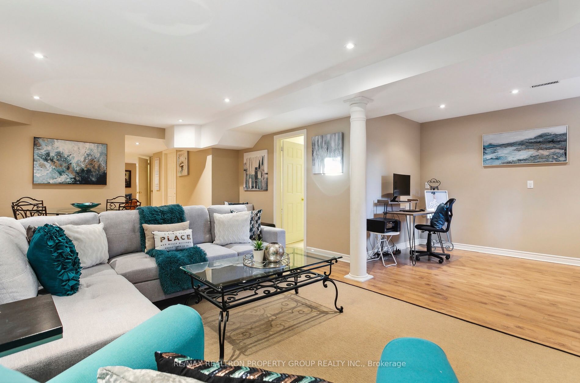 1592 Deerhurst Crt