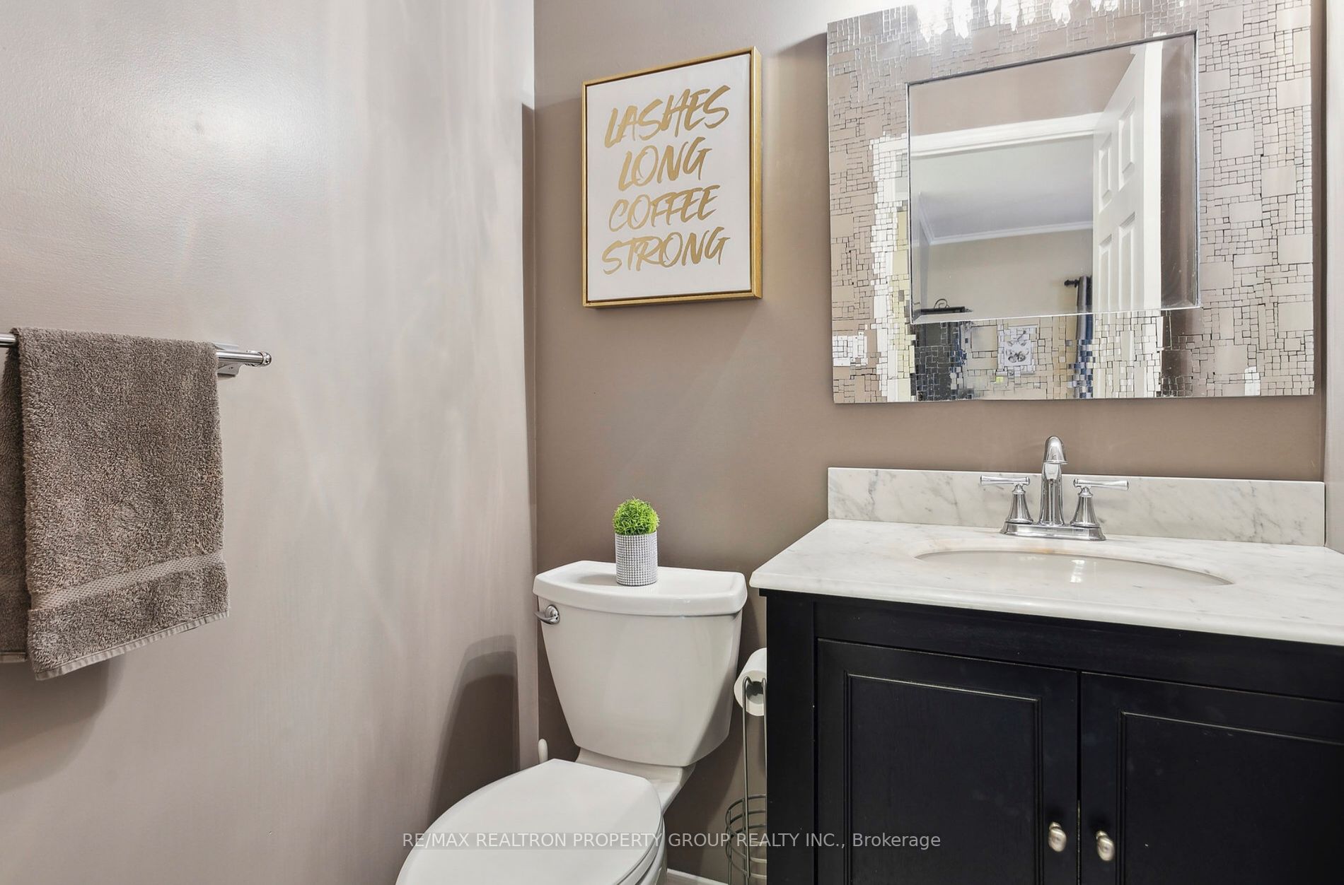 1592 Deerhurst Crt