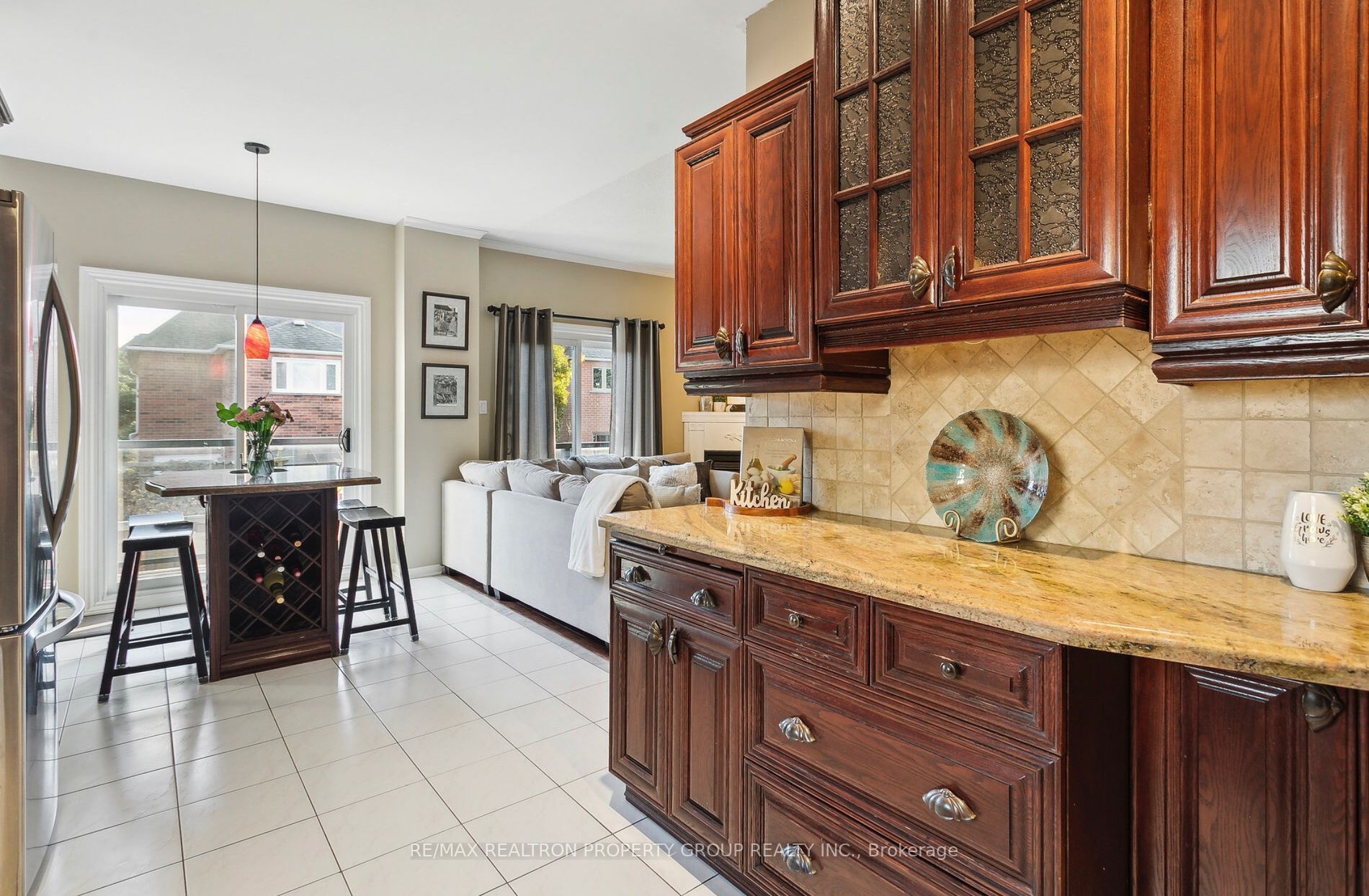 1592 Deerhurst Crt