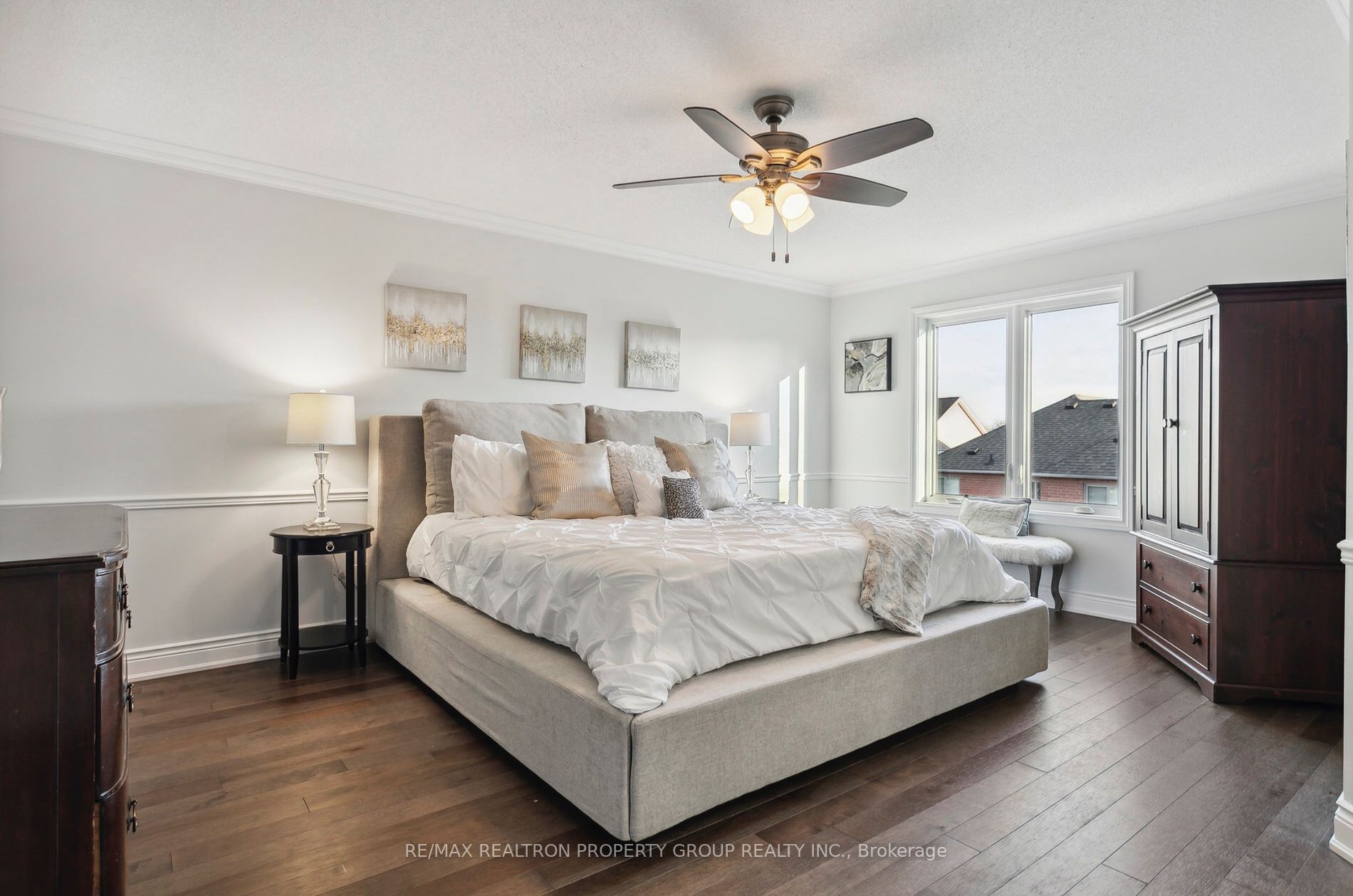 1592 Deerhurst Crt