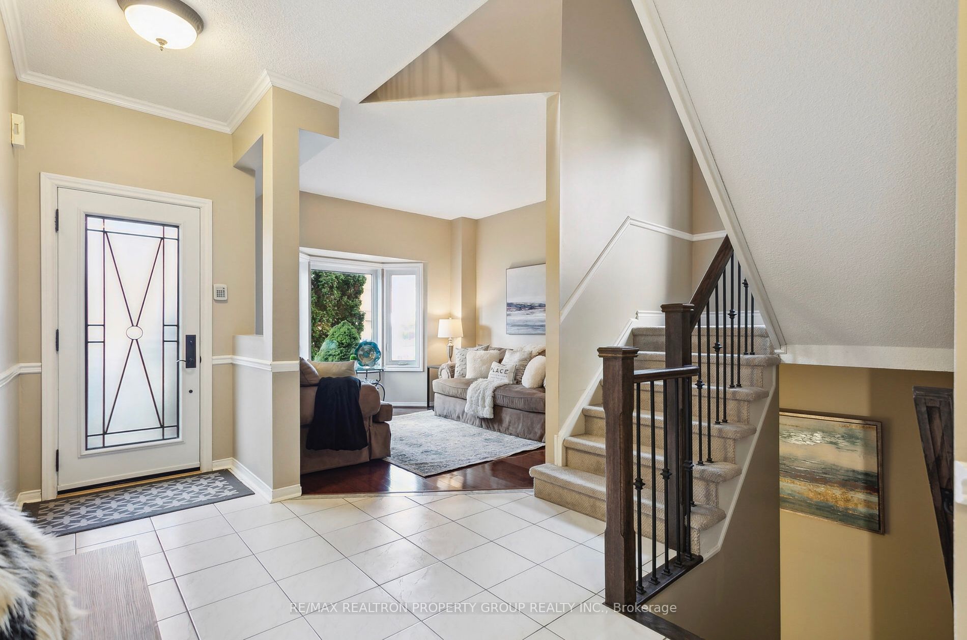1592 Deerhurst Crt