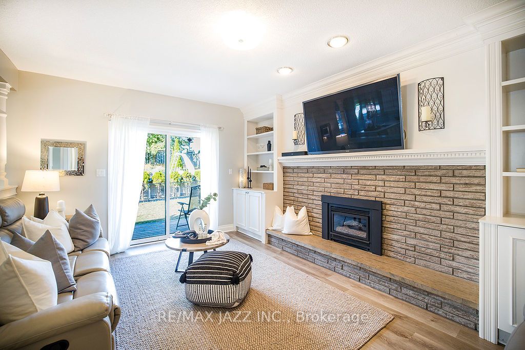 2 Maryleah Crt
