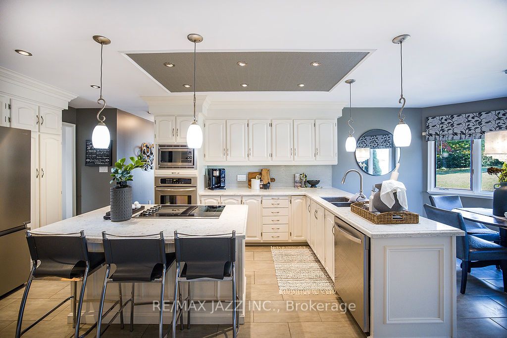 2 Maryleah Crt