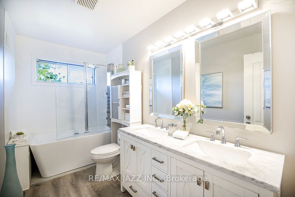 2 Maryleah Crt
