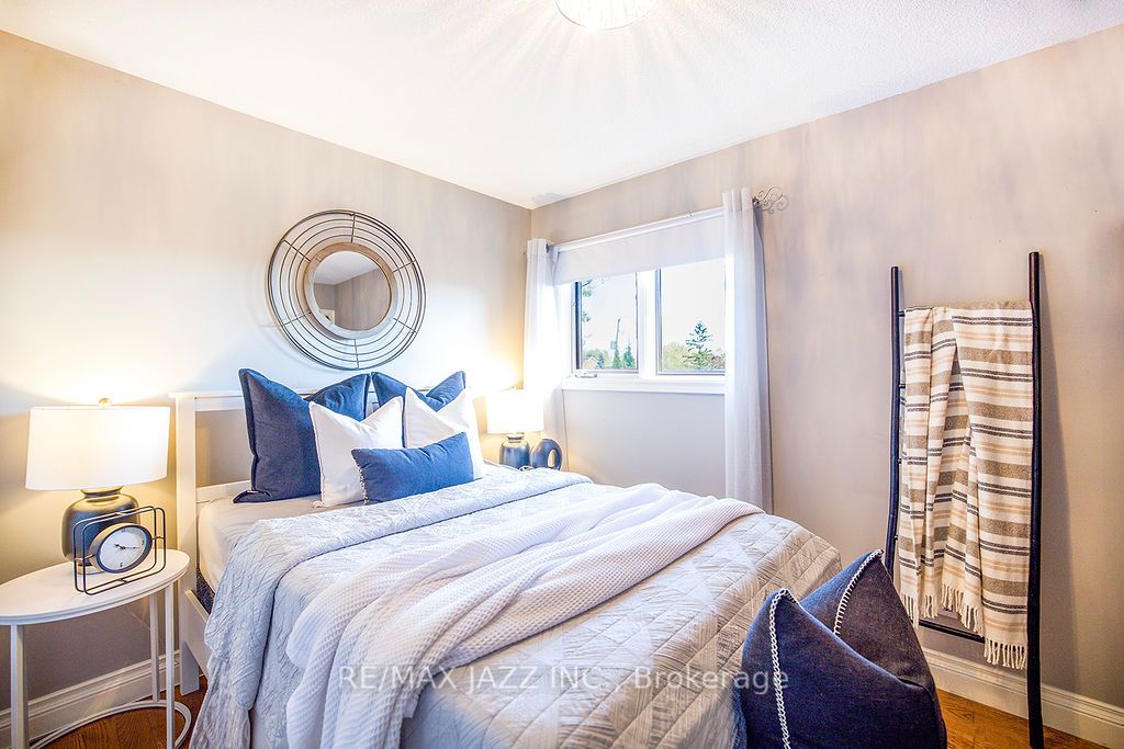 2 Maryleah Crt