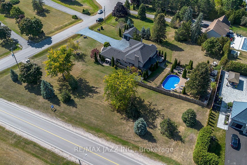 2 Maryleah Crt
