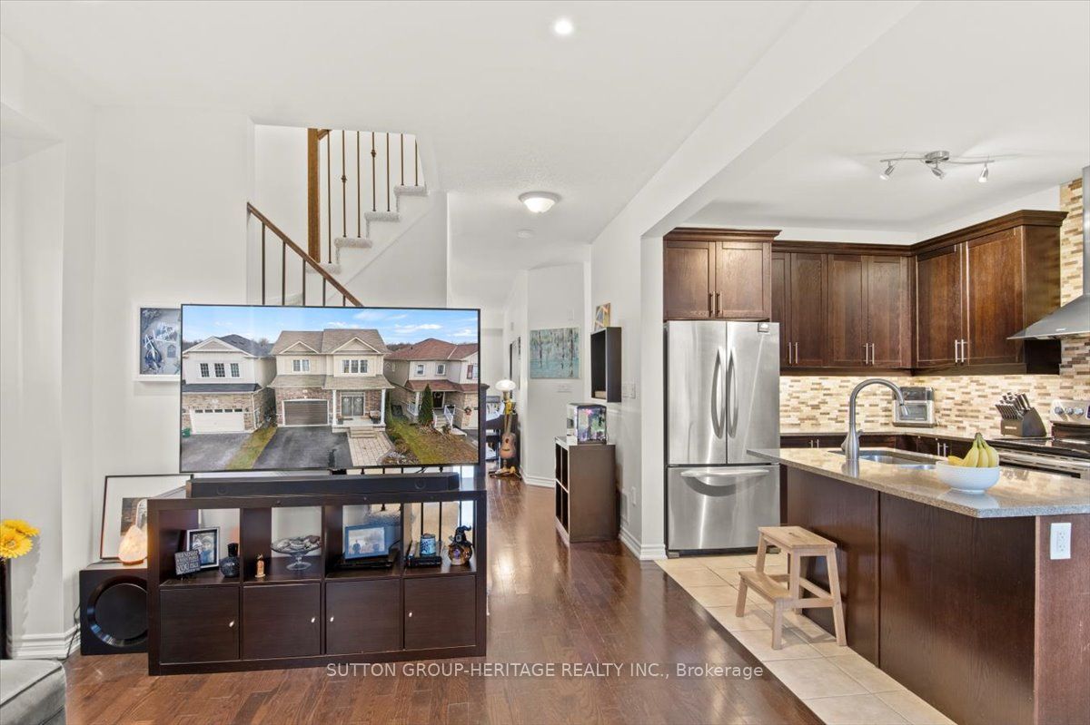 23 Gordon Cowling Street