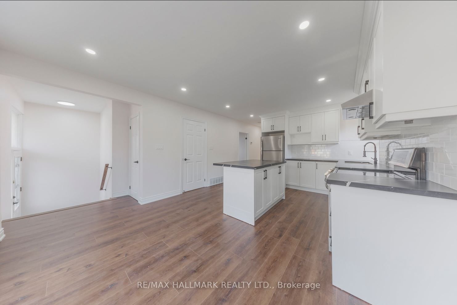 39 Stansbury Crescent #Upper