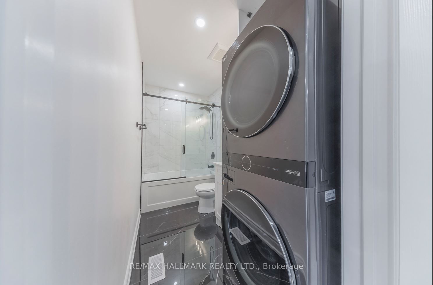 39 Stansbury Crescent #Upper