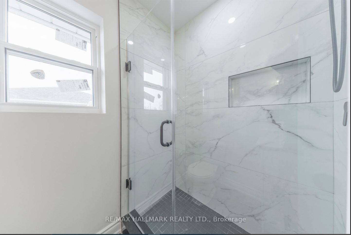 39 Stansbury Crescent #Upper
