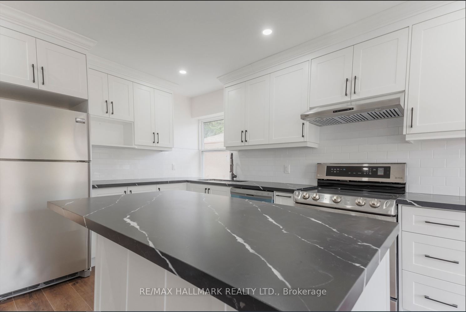 39 Stansbury Crescent #Upper