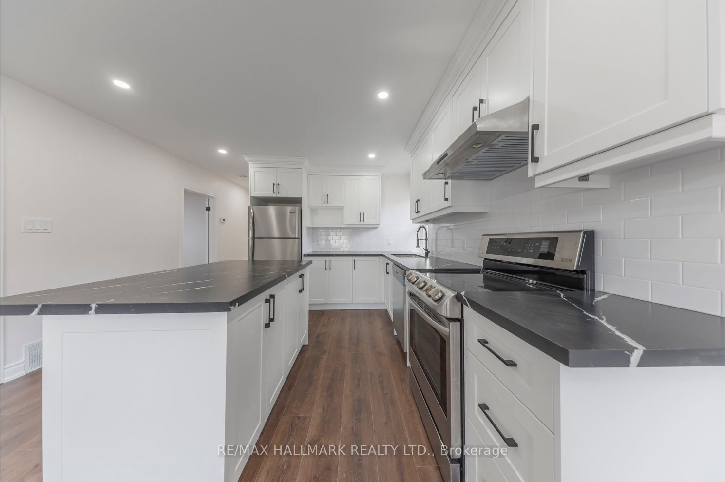 39 Stansbury Crescent #Upper