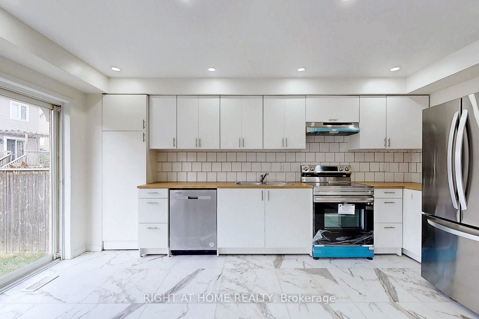 77 Carpendale Crescent