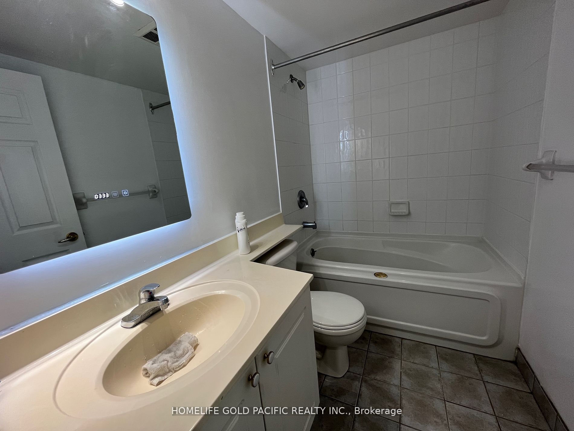 1 Lee Centre Drive, #903