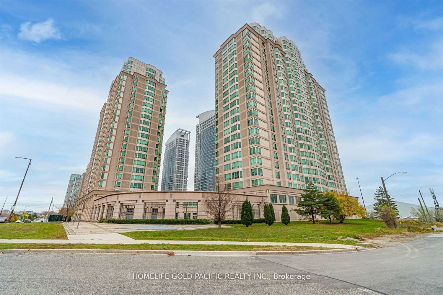 1 Lee Centre Drive, #903