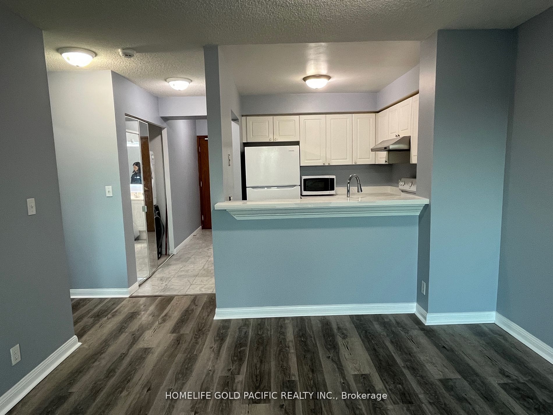 1 Lee Centre Drive, #903