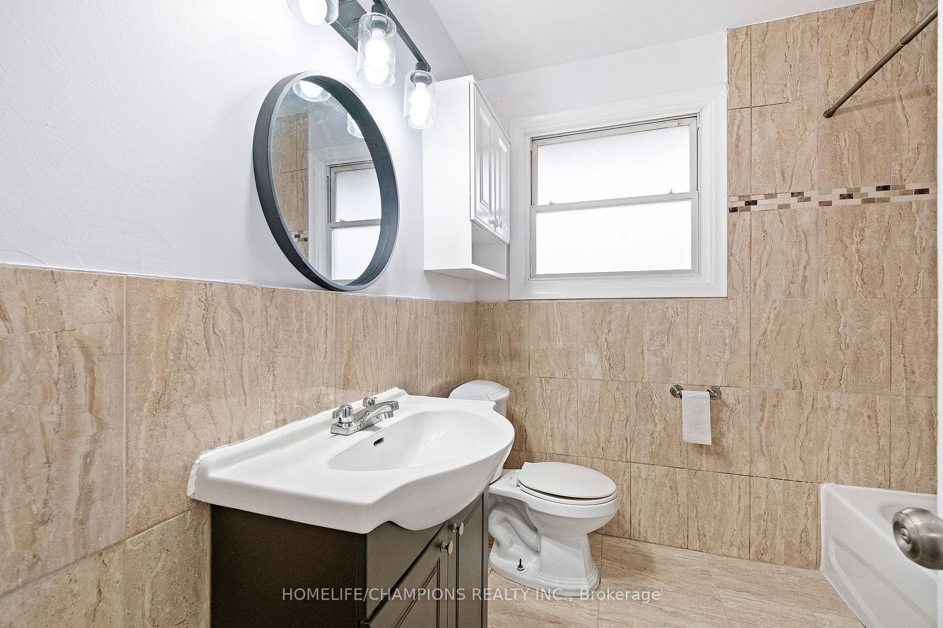 15 Stonehenge Crescent