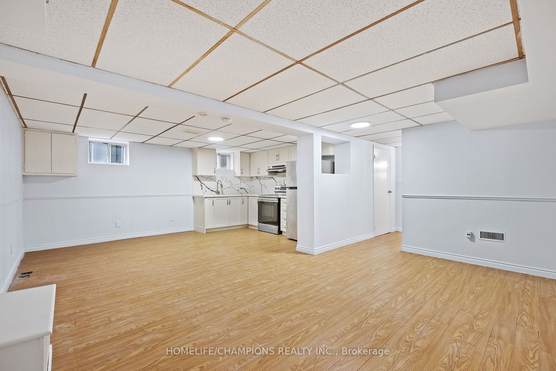 15 Stonehenge Crescent
