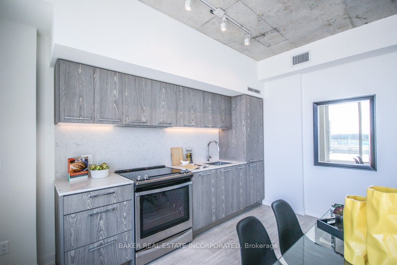 665 Queen St E, #216