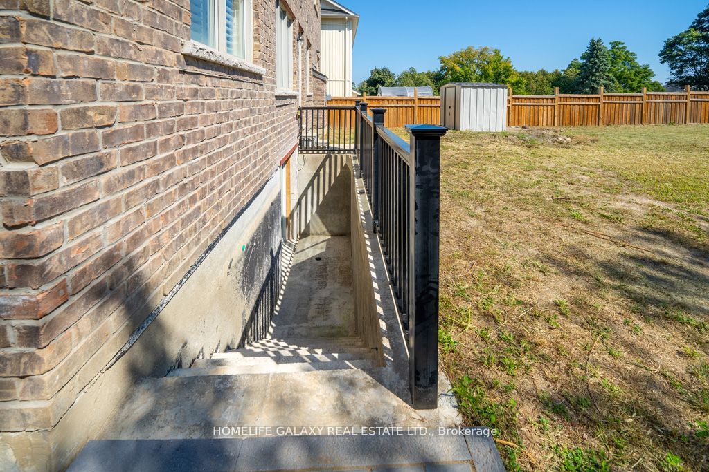 11 Donald Powell Cres