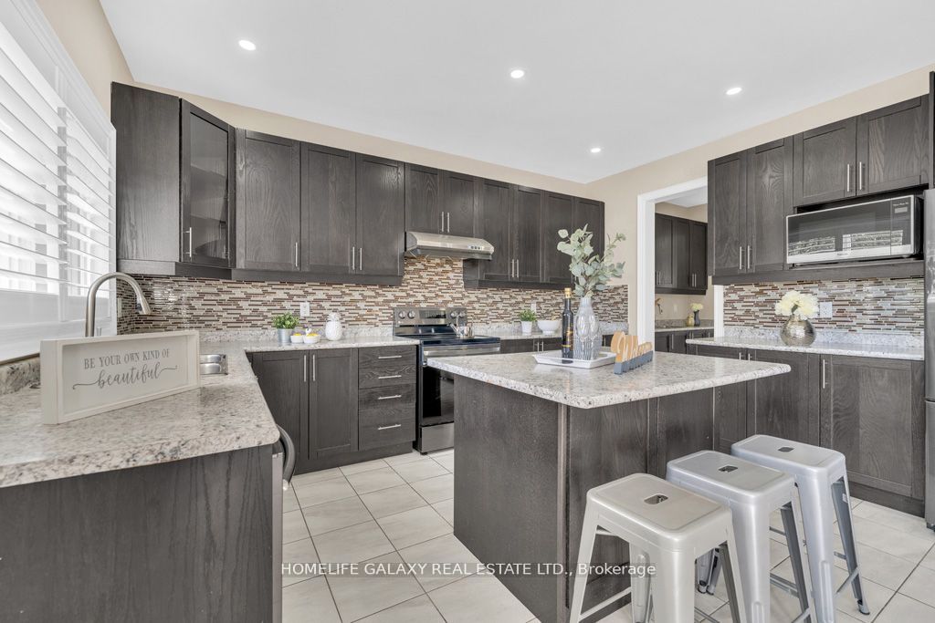 11 Donald Powell Cres