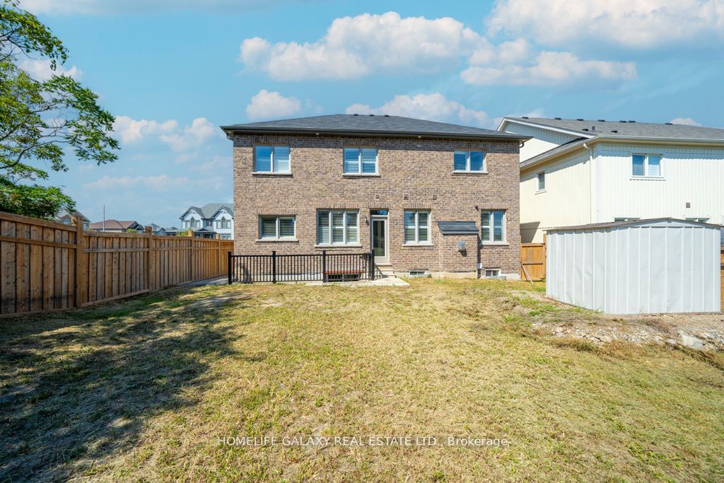 11 Donald Powell Cres