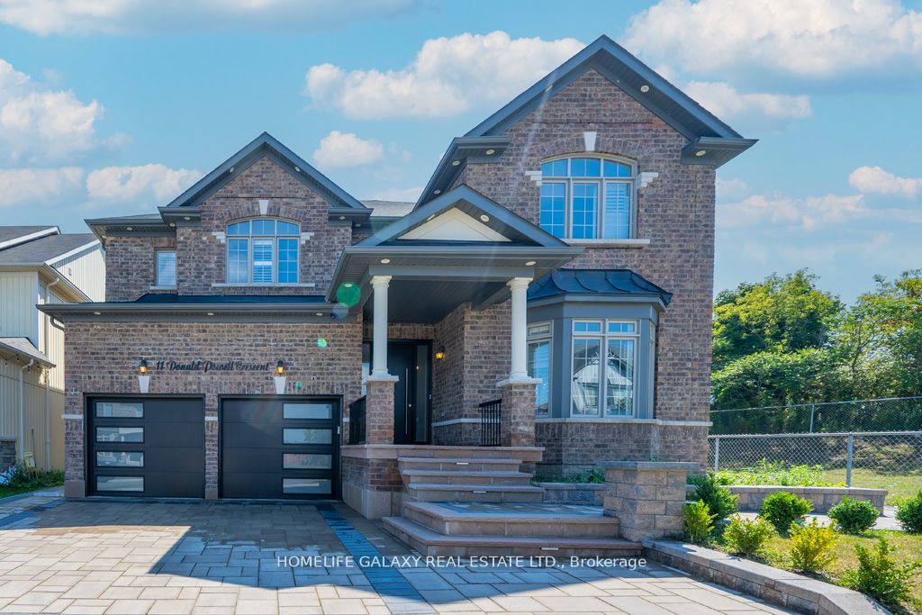 11 Donald Powell Cres