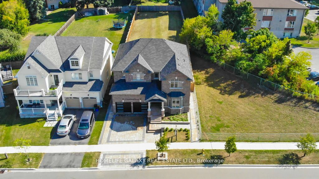 11 Donald Powell Cres