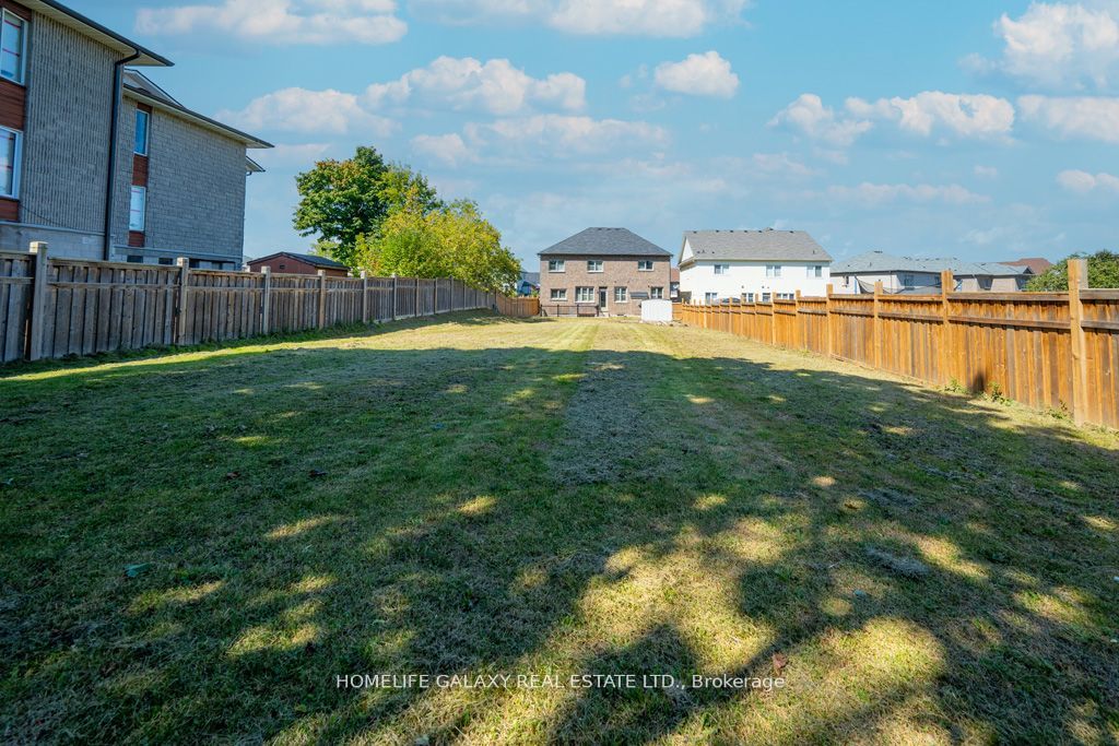 11 Donald Powell Cres