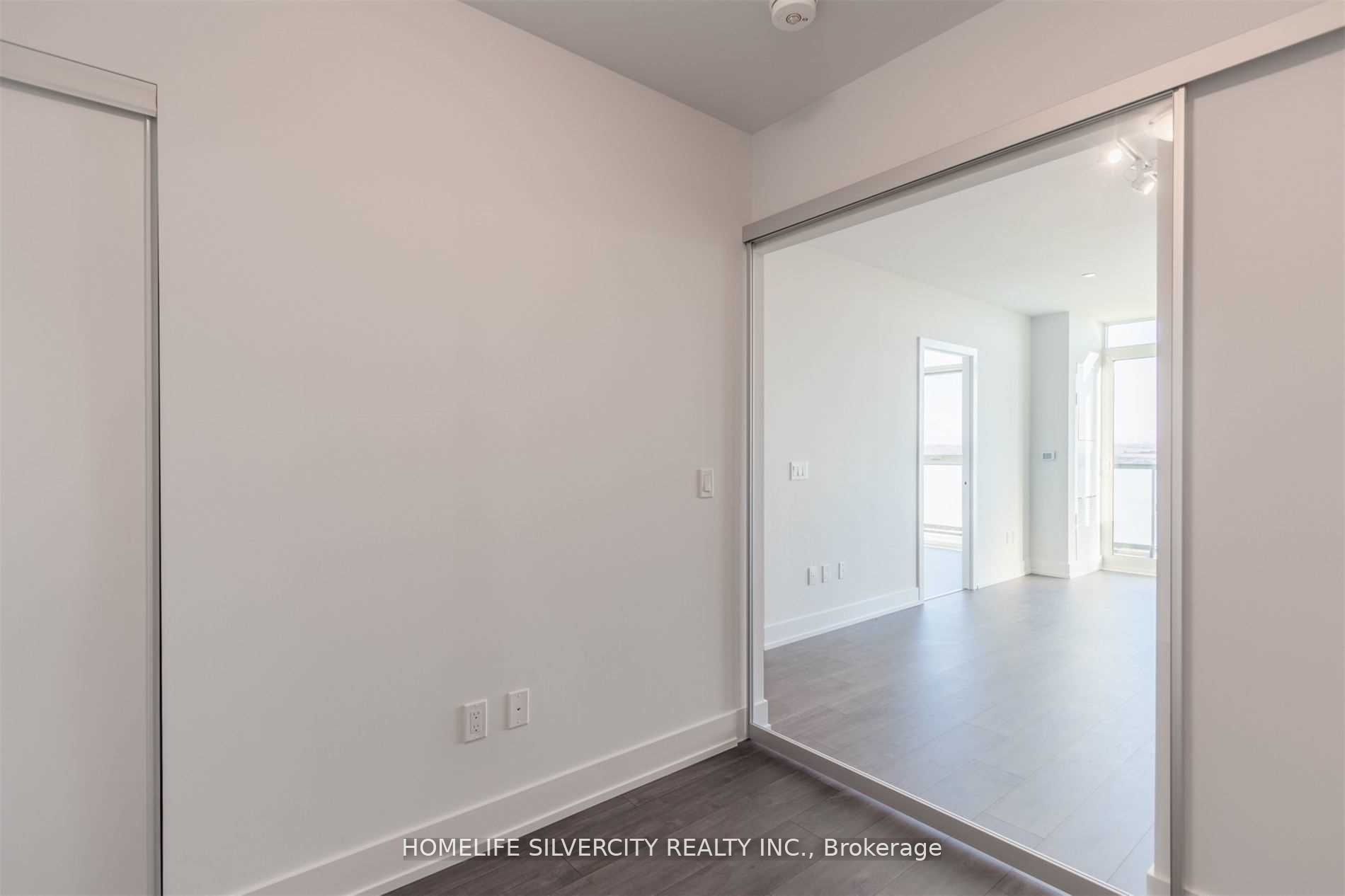 2550 Simcoe Street N, #1709