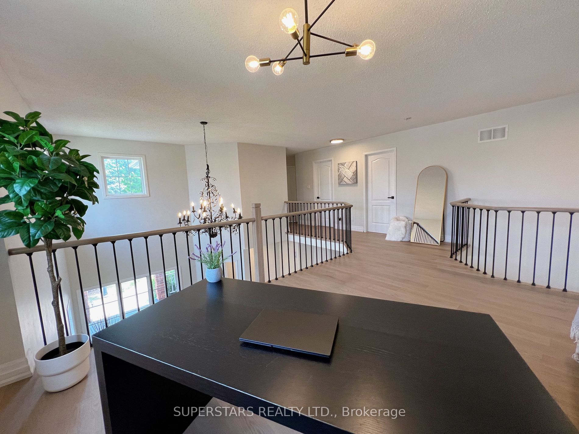 2 Redvers St