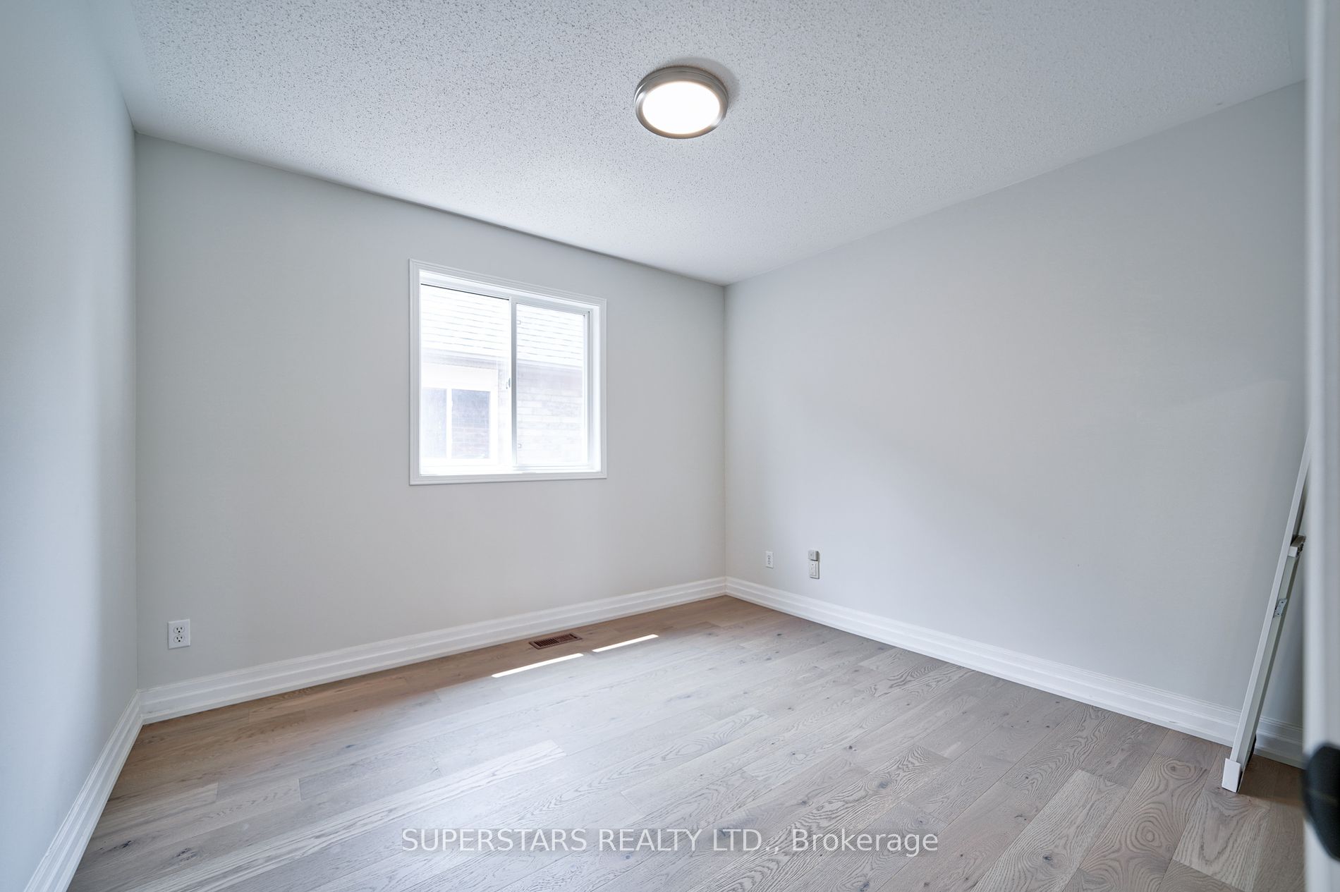 2 Redvers St