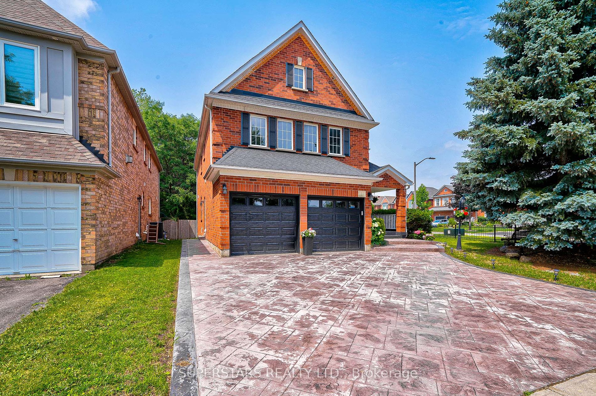 2 Redvers St